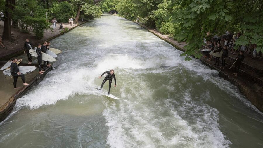 Munich: Eisbachwelle River Surfing Experience - What the three-hour session feels like
