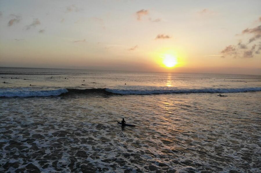Oahu: Beginner Group Surf Lesson on North Shore - Learning the basics before the waves
