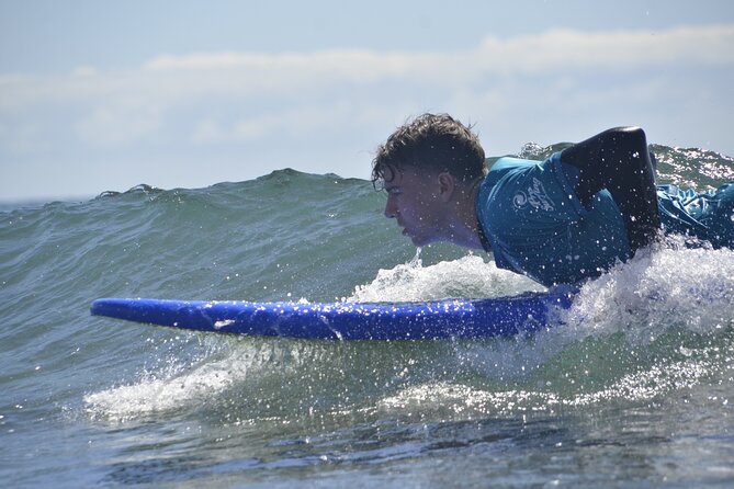 Pack 2 People Surf Course in Playa del Inglés and Maspalomas - What the included gear and insurance mean for value