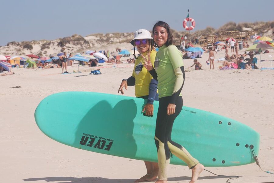 Peniche: Surfing Lessons for all surf levels - Booking flexibility and practical value