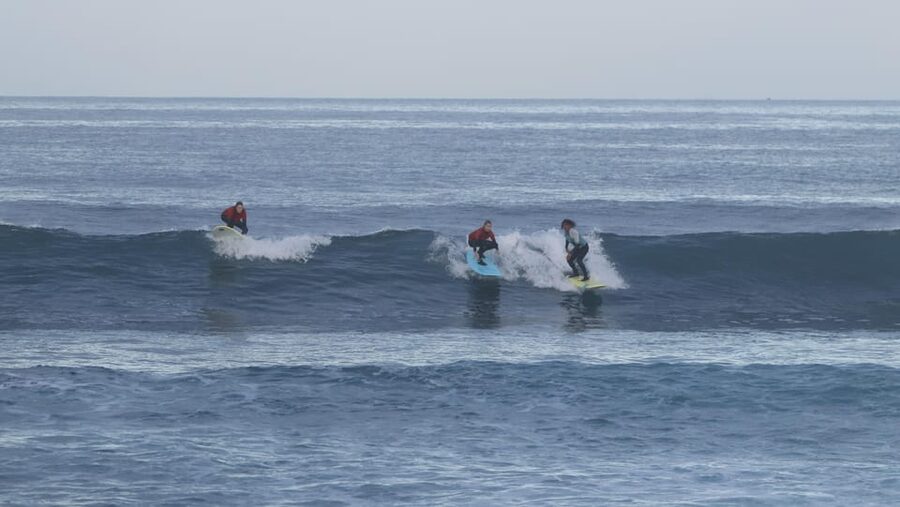 Playa de Las Americas: Surfing Group Lesson +13 Years old - From warm-up to first wave