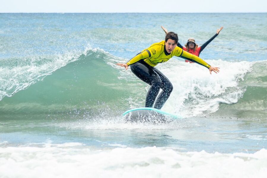Playa del Inglés Maspalomas: High Quality Surf Classes - Water, Fruit, and Free Surf Photos