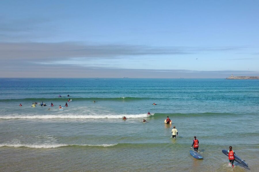 Porto: Surf Lesson in a small group - What the beach facilities add to the experience