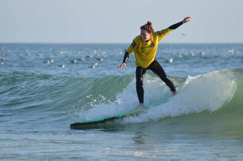Porto: Surf Lesson with the First Surf School in Porto! - A 90-minute lesson with a clear rhythm
