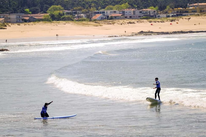 Porto: Surf Lessons with transfer at Porto Surf School - What the beach choice means for beginners