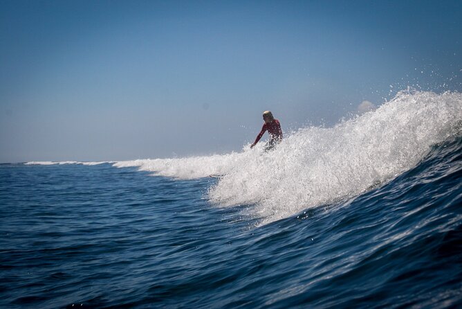 Private Surf Lesson in Lahaina - Heading into the water for a few waves