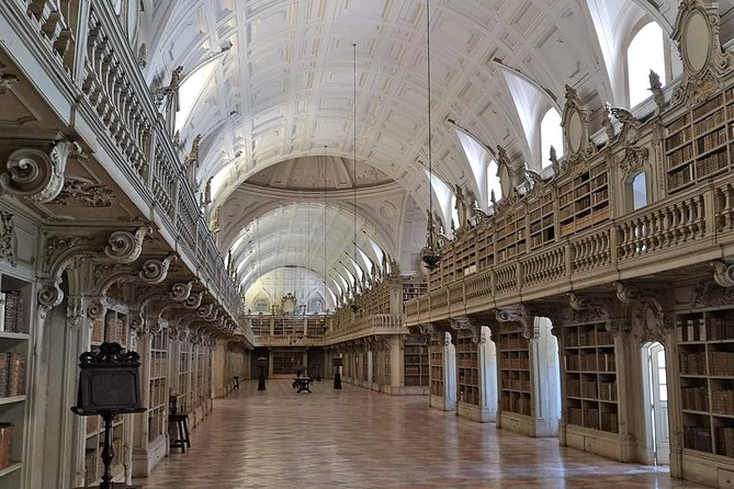 Private Tour to Queluz and Mafra palaces and Ericeira surf Coast - Guide service and the human side of the day