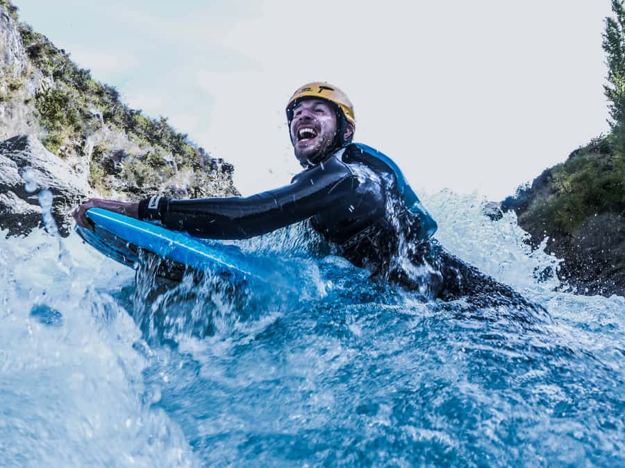 Queenstown: White Water Surfing Along the Kawarau River - How the guides shape the day