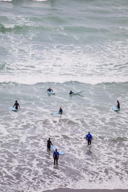 Raglan: Private Surf lesson 2:1 - Equipment included, and what you need to pack