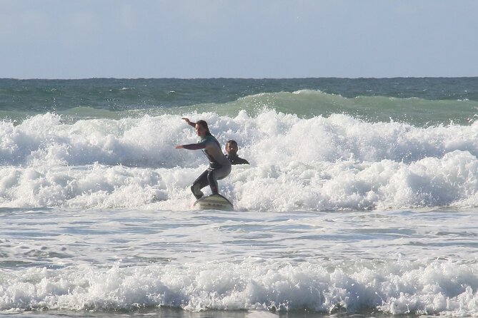 Riding Waves and Making Memories: Private Surf Lesson to Remember - The first minutes: gear and getting ready