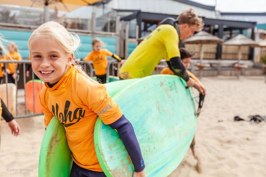 Scheveningen Beach: 1,5-Hour Surf Experience for Adults - The instructors and the learning style