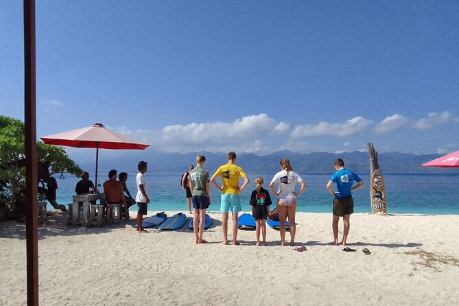 Sunny Surf School Gili Trawangan - Learning to surf on Gili Trawangan