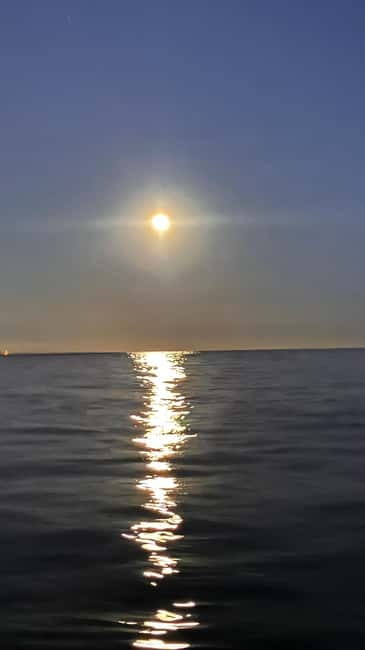 Sunset+paddle surf with music+fotos&videos Barceloneta+snack - Leaving the beach behind at sunset