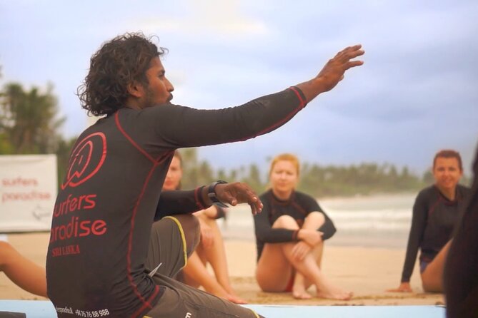 Surf Camp in Weligama Beach Sri Lanka - The beach setting and the social side