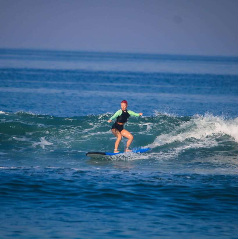 Surf Canggu: Lessons for Beginners & Pros in Bali - The atmosphere: friendly coaching without pressure