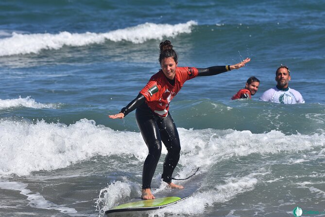 Surf class in Famara 9:15-12:00 or 11:45-14:30 (2h class) - Key points at a glance