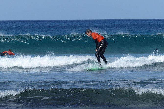 Surf class in Famara 9:15-12:00 or 11:45-14:30 (2h class) - Why Famara is a good place to start surfing