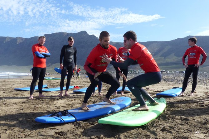 Surf class in Famara 9:15-12:00 or 11:45-14:30 (2h class) - Water practice at Famara Beach