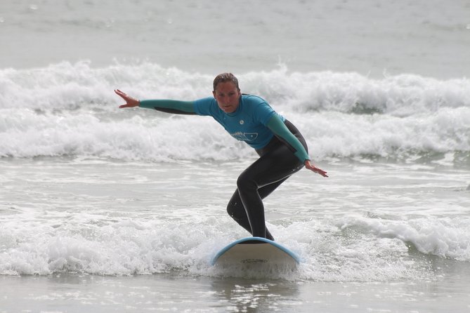 Surf class in Porto - small groups, ideal for beginners - The meeting point in Matosinhos