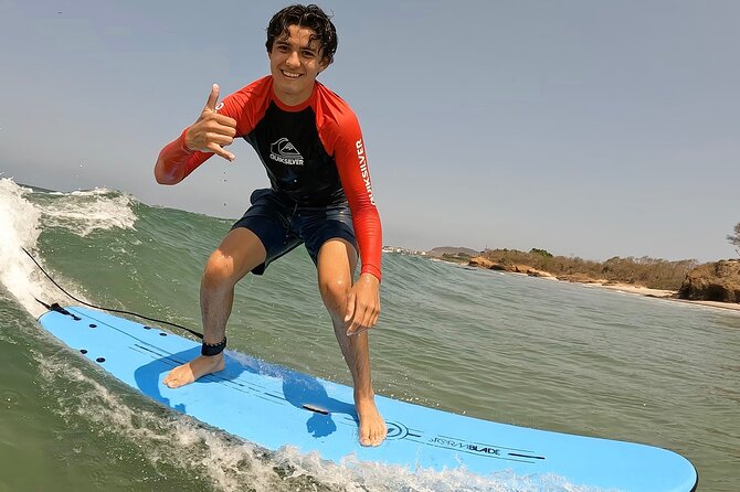 Surf classes in Puerto Vallarta with local instructors - Learning with a local instructor