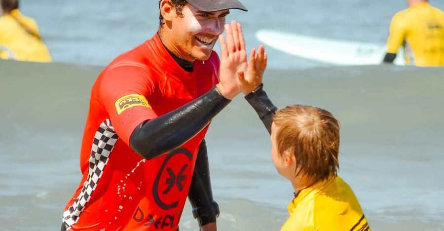 Surf Course: praia da arrifana - Taking the board into Arrifana Bay