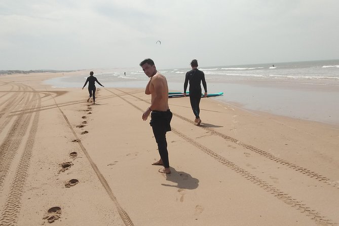 Surf day trip in uncrowded spots - A two-hour lesson built around repetition