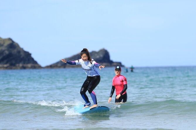 Surf Lesson - Carrying the board to the water