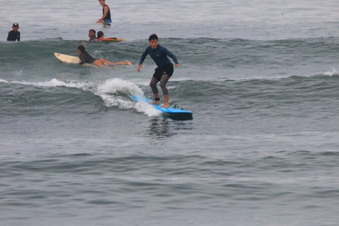 Surf lesson | Energy surfschool krui - Entering the sea with the tide in charge