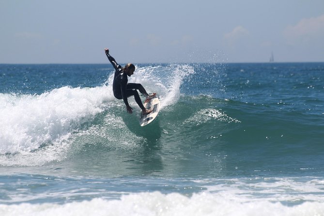 Surf Lesson for Beginners - Private Groups - The first lesson on land: warm-up and technique