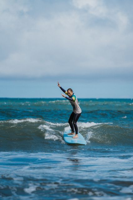 Surf lesson in Madeira - A small group makes a difference