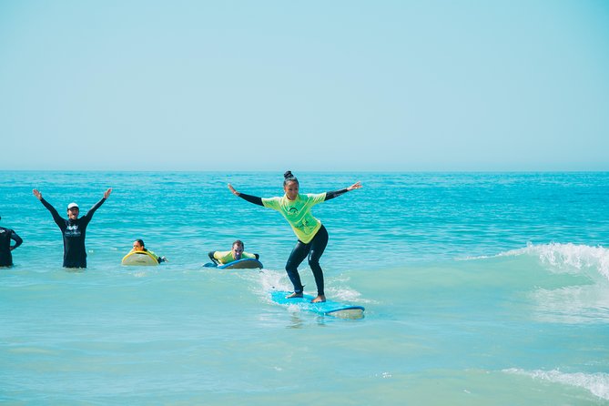 Surf Lesson on Praia de Carcavelos - The timing issue you should plan around