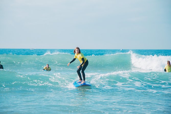 Surf Lesson with transfer - Why the small group matters