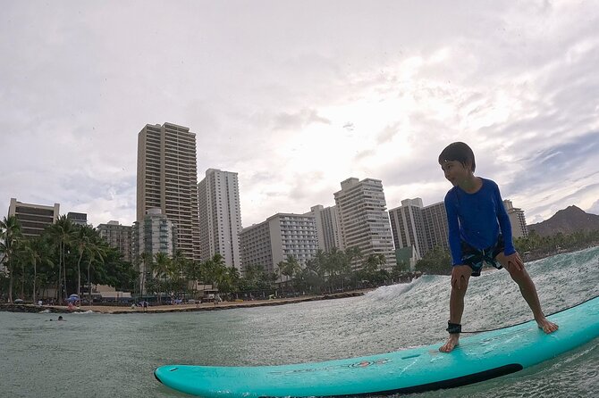 Surf lessons for beginners in Waikiki - Key points to know before booking