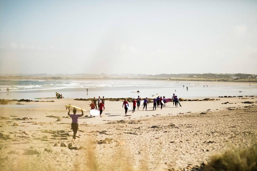 Surf lessons on the mythical site of La Torche - Booking Advice and Small Practical Details