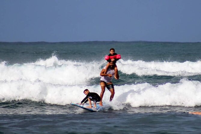 Surf Lessons on the North Shore Great for Families and all Ages - Why the small-group size matters