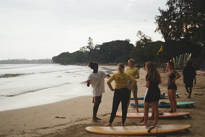 Surf with Apple - Meeting Apple at Kurumba Bay in Weligama