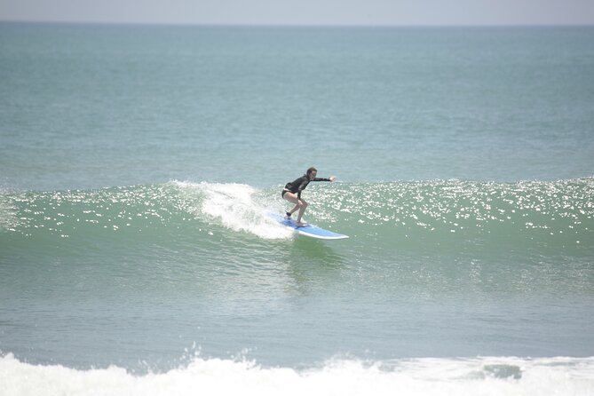 Surfing Activity with Beginner and Intermediate Lesson - What happens during the 90-minute beginner lesson