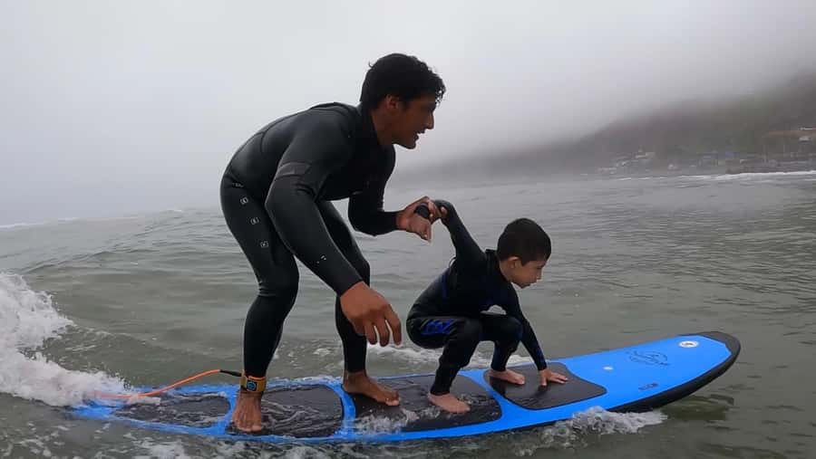 Surfing experience in Lima - The instructors and language choices