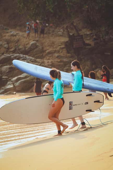 Surfing Lessons in Puerto Escondido! - The difference between Carrizalillo Beach and La Punta Zicatela
