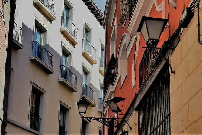 Surfing Madrid: From the Palace to the Tavern Private Tour - Ending at Plaza Mayor