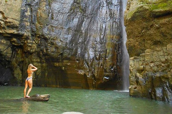 Tamanique Waterfalls tour from Surf City - The downhill trail is harder than the wording suggests
