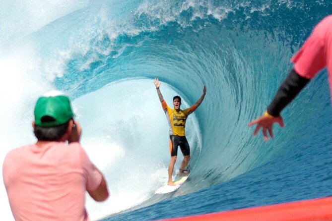 Taxi Boat to Watch the Teahupoo International Surfing Competition - Teahupo’o from the channel, not the shoreline