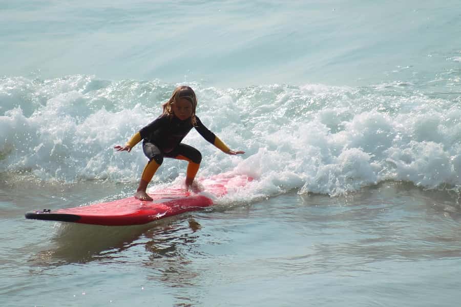 Tel Aviv: Professional Surfing Lessons at Beach Club TLV - Safety, language, and comfort