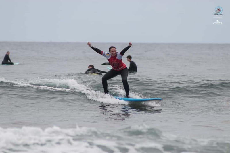 Tenerife : clases de surf para principiantes y intermedios - A first surf lesson at Playa de Las Americas
