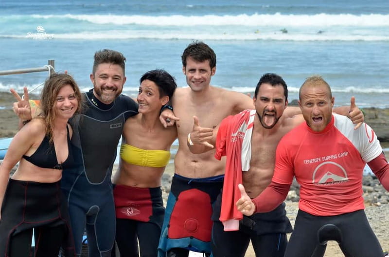 Tenerife : clases de surf para principiantes y intermedios - In the water with close instructor support