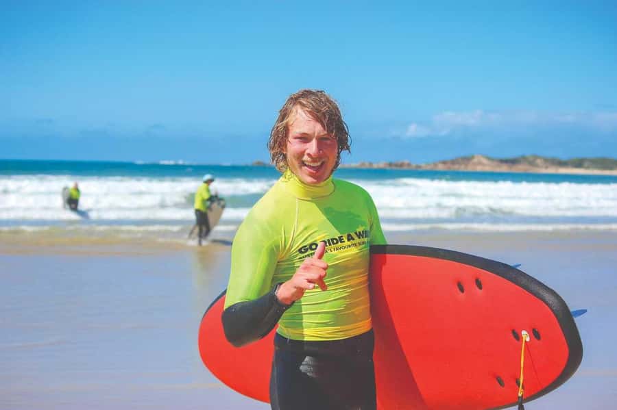 Torquay: 2 Hour Surf Experience on the Great Ocean Road - Starting in waist-deep water