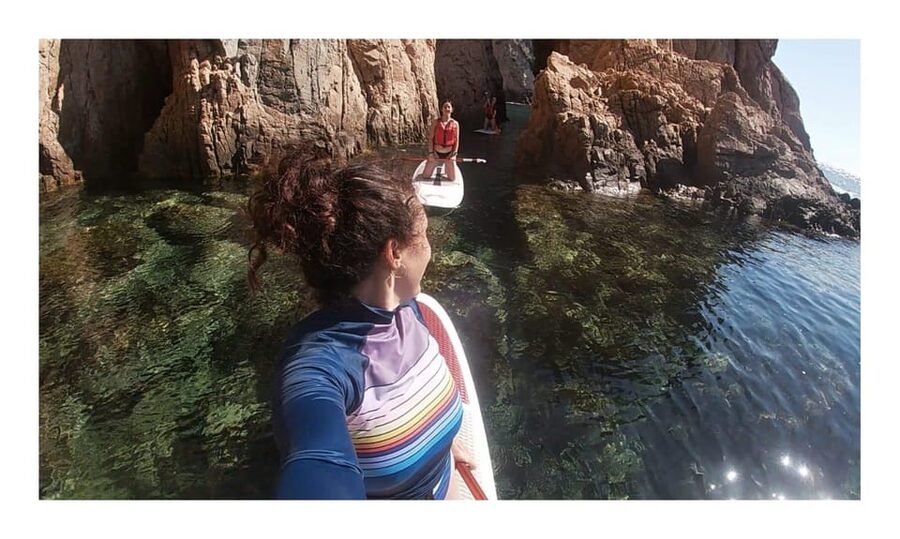 Tossa de Mar: Guided Route in Paddle Surfing&Coves and Caves - Entering caves when conditions allow