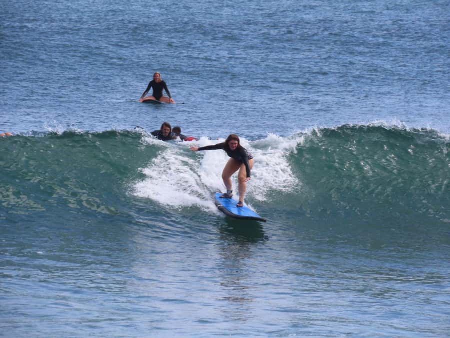 Uluwatu: Private Surf Lesson with Surf Photos & Videos - The first 15 to 20 minutes: theory before the water