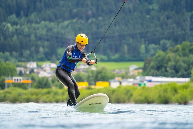 UP STREAM SURFING - The new way of surfing a river - The first lesson on a bridge rope