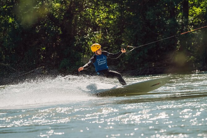 UP STREAM SURFING - The new way of surfing a river - What the coaching is like for beginners